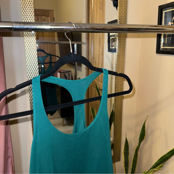 Lululemon Razorback Tanktop - Picture 2 of 4